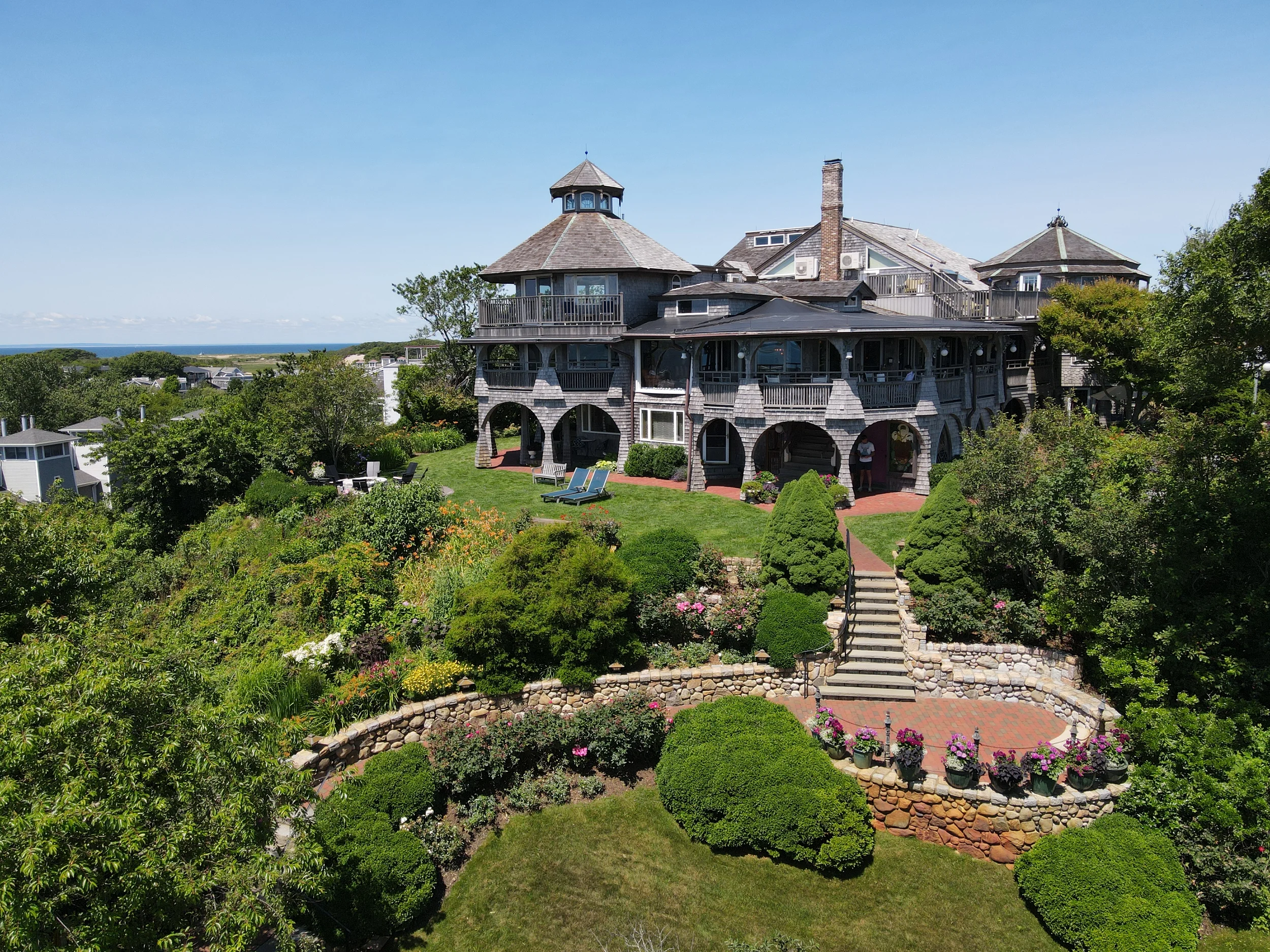 Land's End Inn  Landmark Bed & Breakfast Hotel